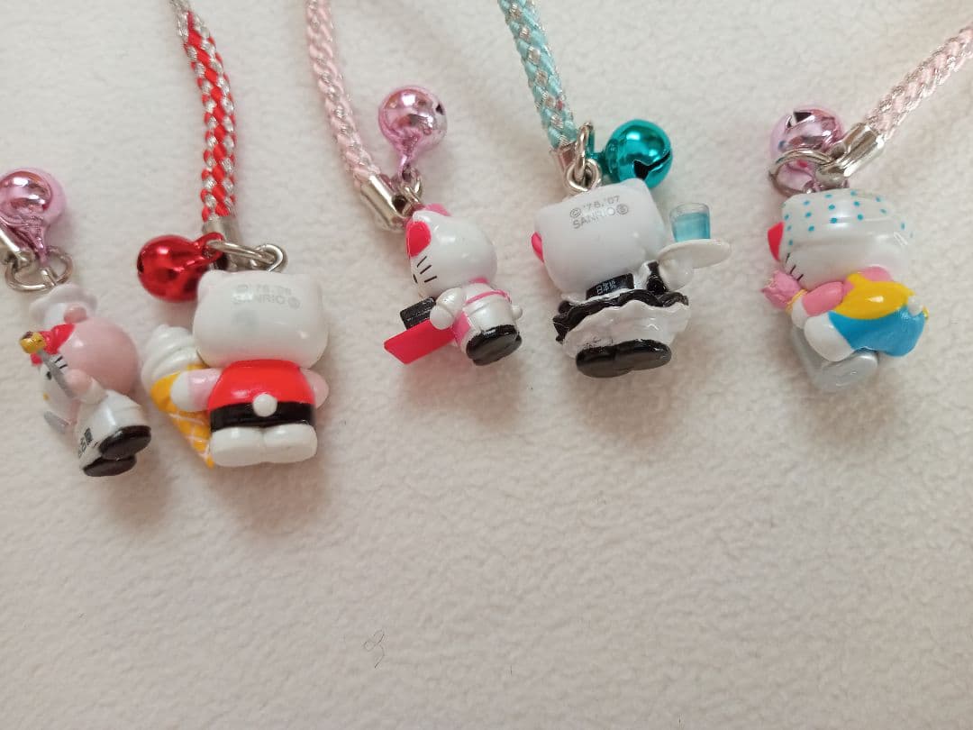 ゆうパケット】ハローキティ 根付け 飲食店店員さん 5個セット - メルカリ