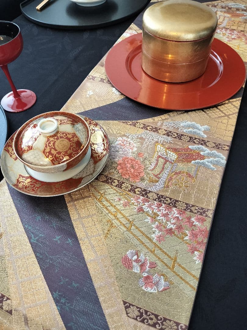 A945☆高級‼️豪華刺繍‼️ひな祭り‼️テーブルランナー2m10cm - メルカリ