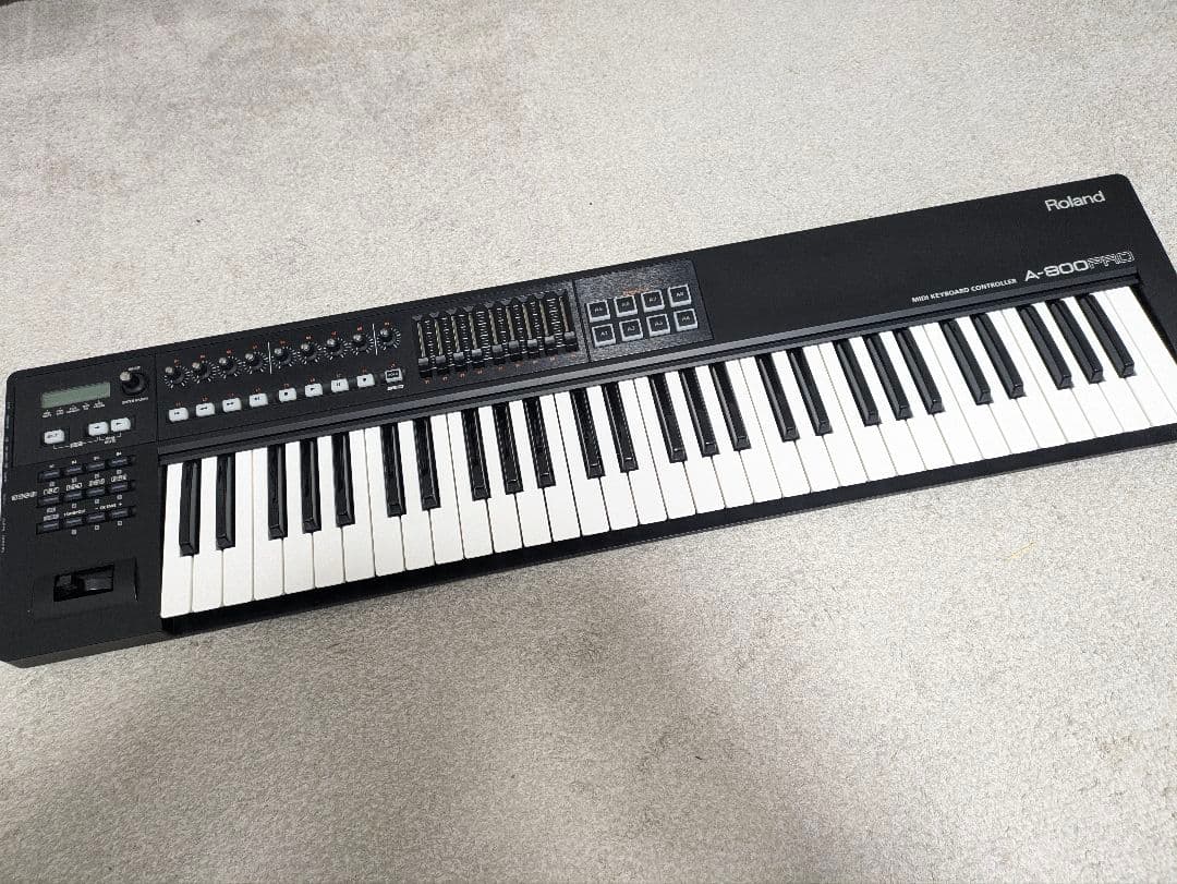 Roland A-800PRO 61鍵盤【都内受け渡し】MIDIキーボード Roland A-800PRO USB/MIDI Keyboard Controller (61-Key) | zZounds