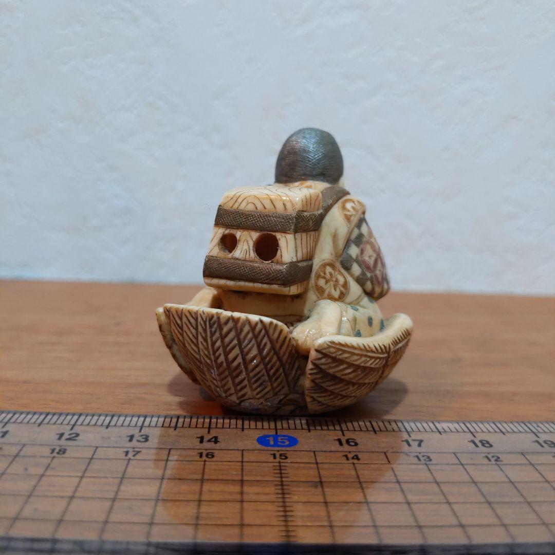 時代提物 縁起物根付 天然素材 在銘【福良雀に乗る大黒様】高4.7cm 重61g