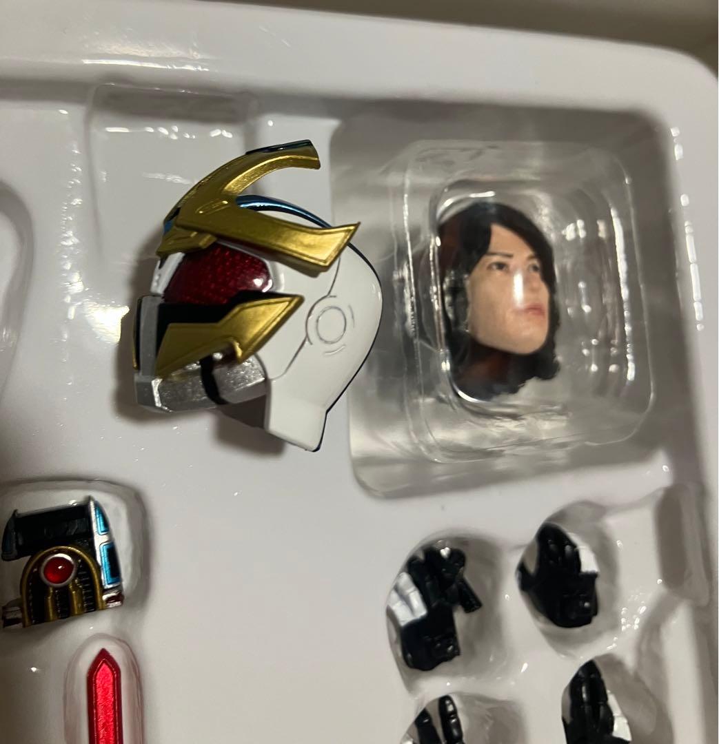 S.H.Figuarts 真骨彫　仮面ライダーイクサ