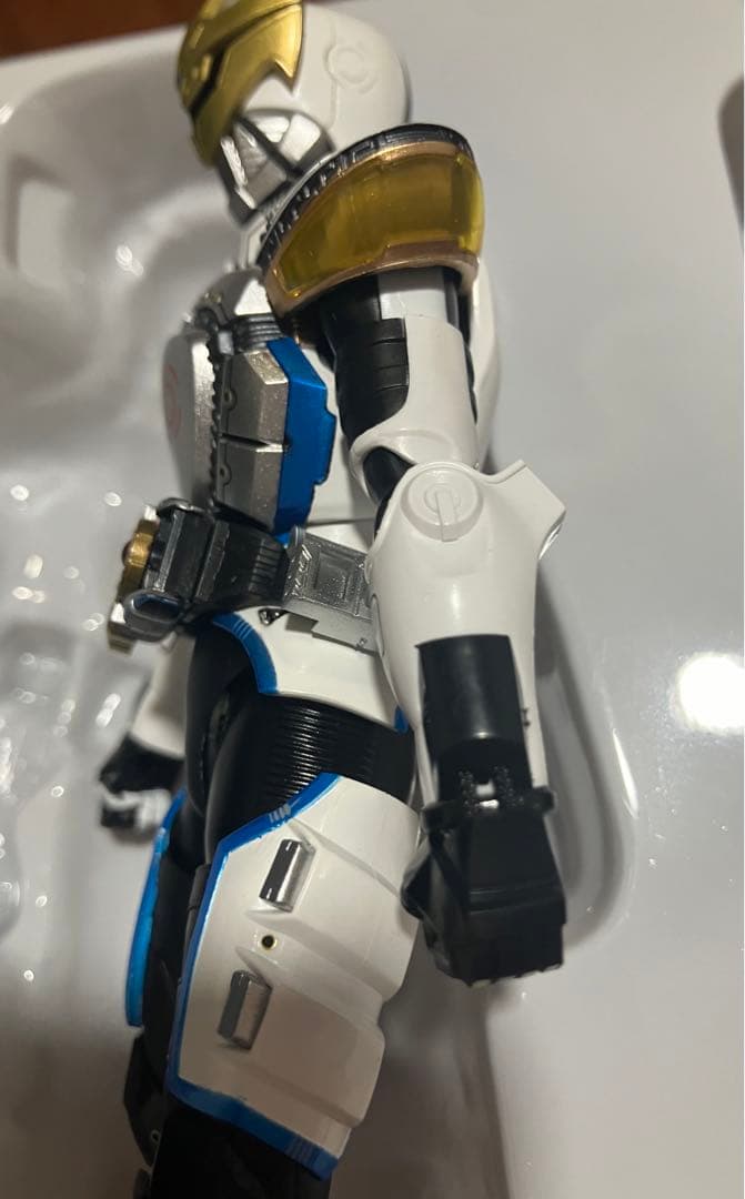 S.H.Figuarts 真骨彫　仮面ライダーイクサ