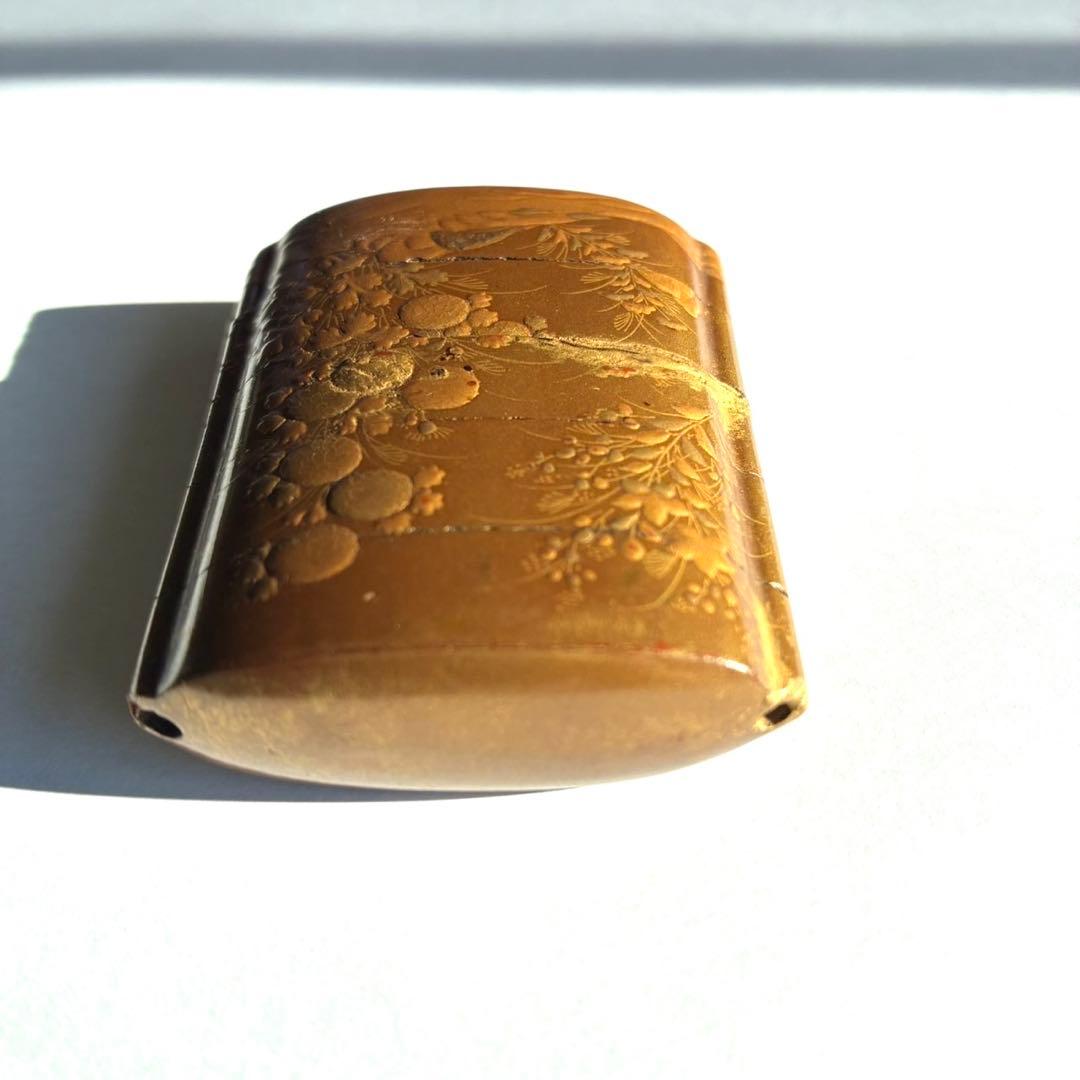 時代物 秋草金蒔絵 印籠 18