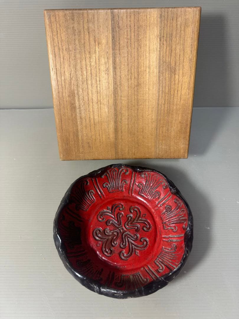 2414 天然木　乾漆　菓子鉢　時代物 天然木製漆塗 時代漆器 草木花水鳥 螺鈿金蒔絵 四段重箱 共箱付き