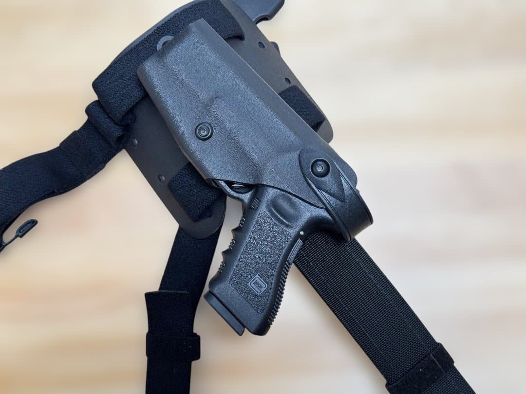 実物美品 Safariland 6004 -83 GLOCK17/22用 左用