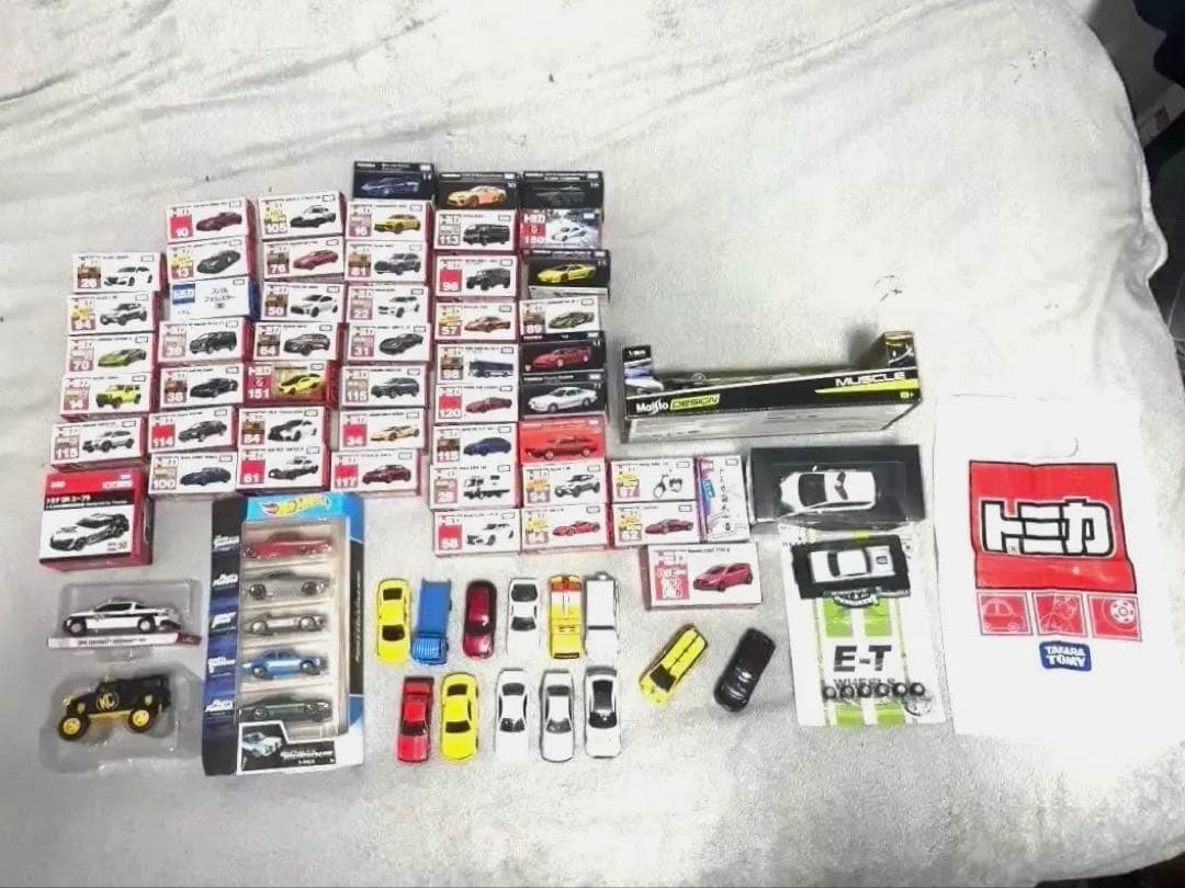 トミカ大量まとめ売り30~40台ホットウィール含むミニカーセット トミカ大量まとめ売り30~40台ホットウィール含むミニカーセット - メルカリ