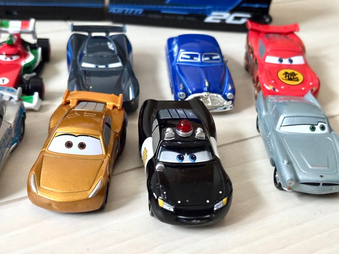 トミカ カーズ 20台 トレーラー付き - メルカリ