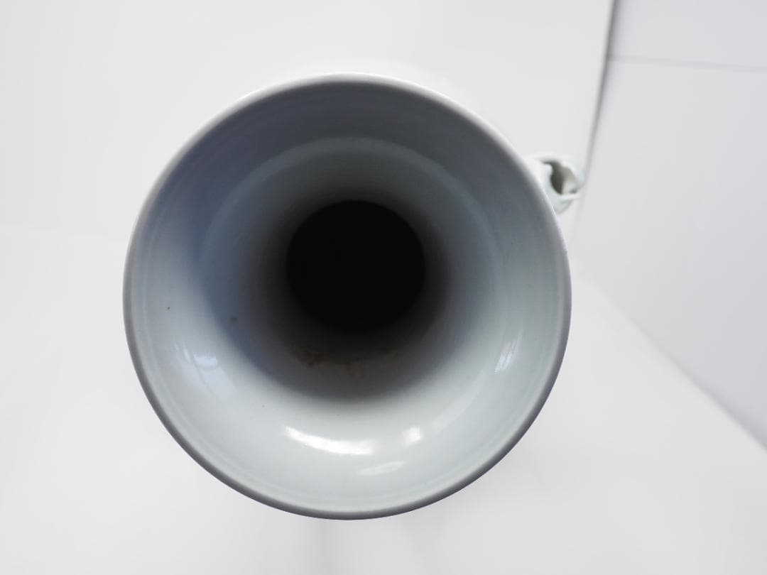 青磁花瓶　全國騎兵總指揮使歐陽虎府上　中国　一部カケあり　-SO