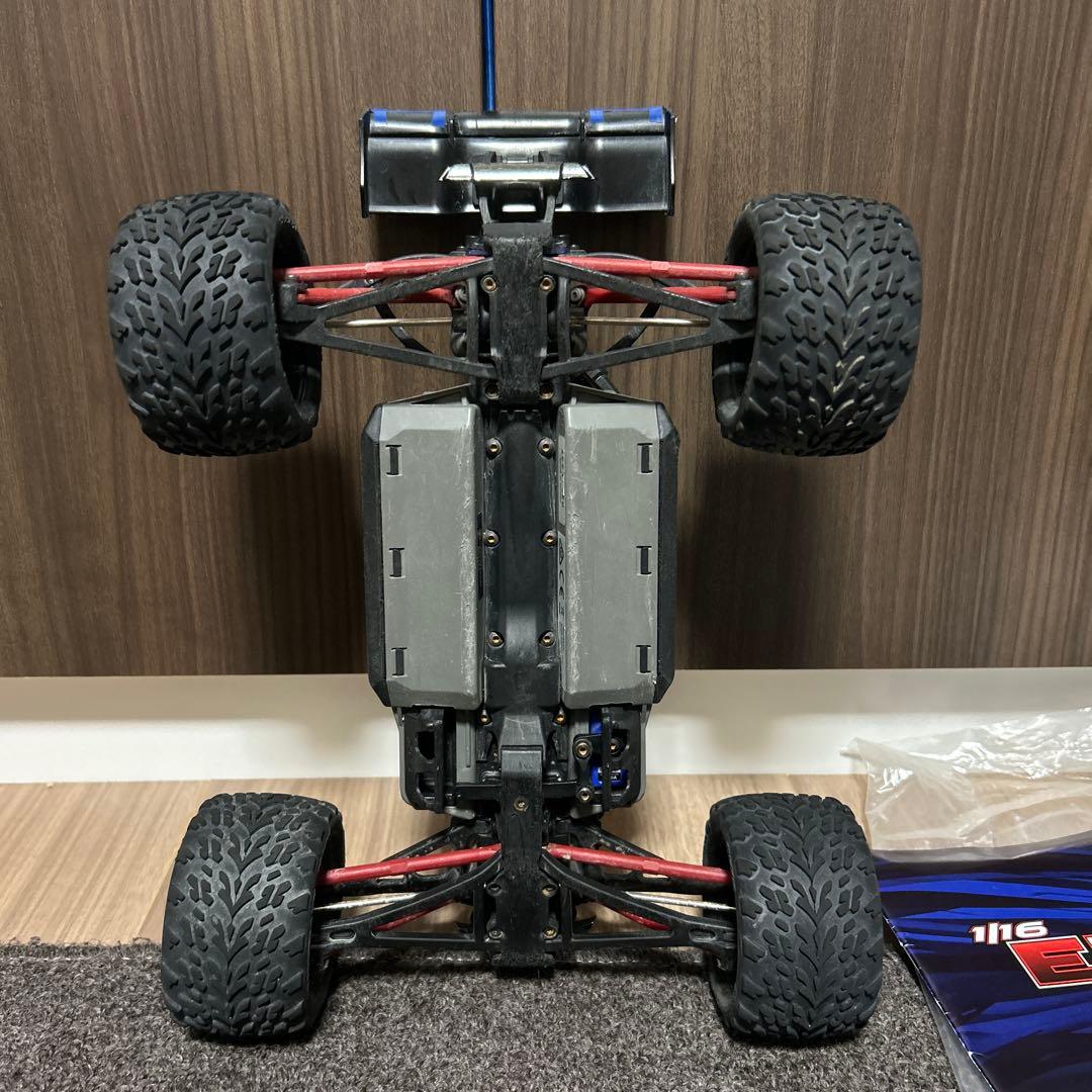 トラクサス　e-revo 1/16 送受信機なし　ほぼノーマル　シャフト交換