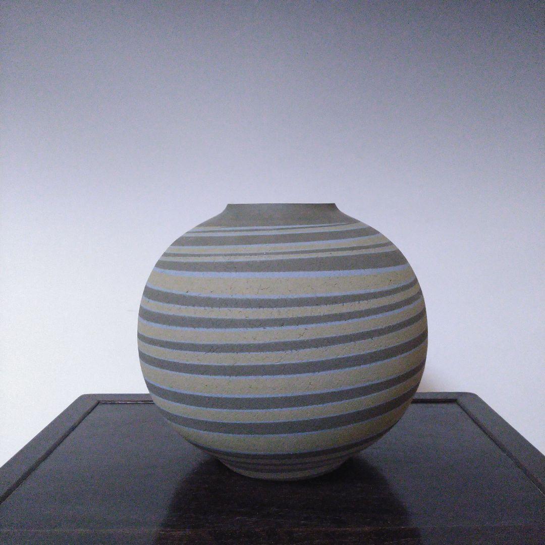 NO561 尾形香三夫 練上陶芸 花瓶(壺型) 銘有り「香」 練上裂文壷(尾形 香三夫)｜ギャラリージャパン