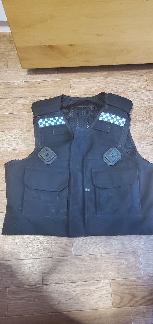イギリス警察系ベスト British Police Vest 楽天市場】【中古】イギリス警察 放出品 ボディアーマー 補助官用 PSCO