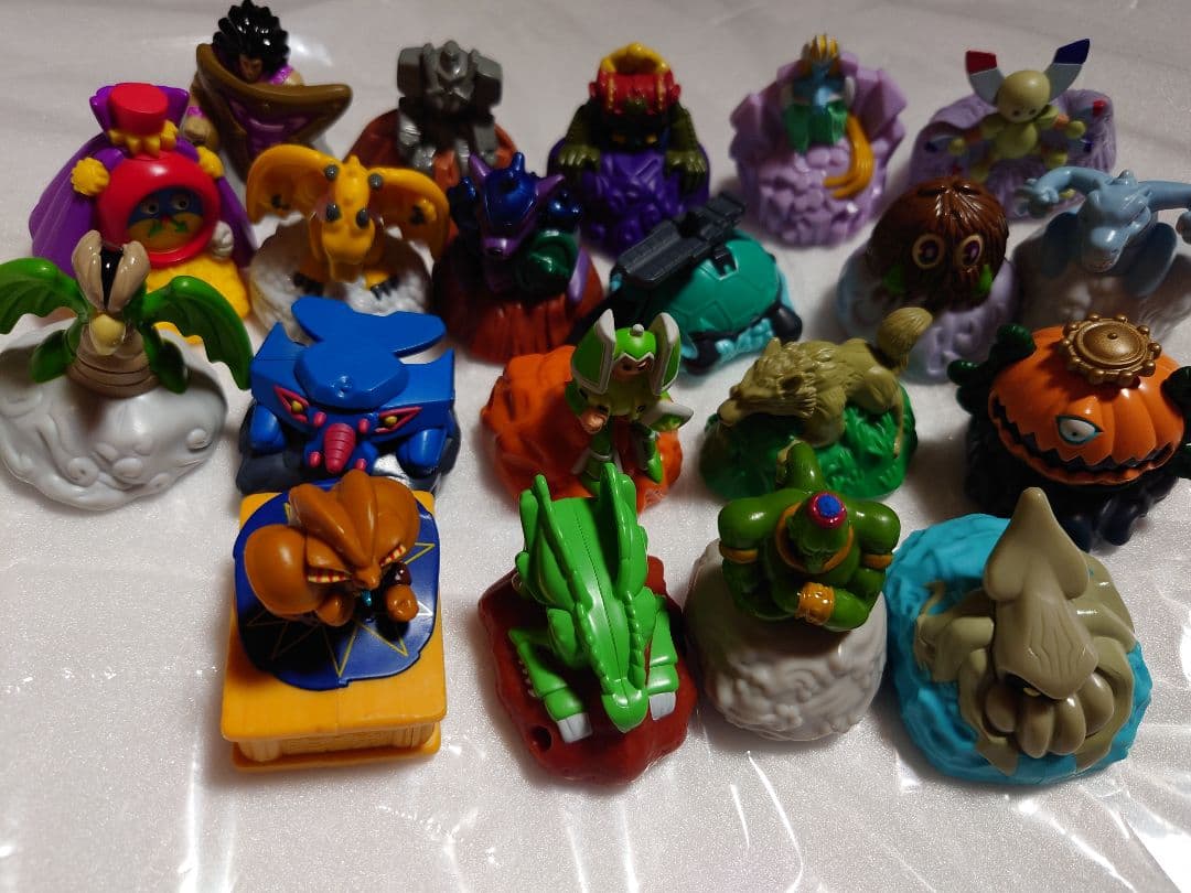 バーガーキング ミールトイ 遊戯王セット Amazon.co.jp: チキンラン バーガーキング ミールトイ 4点コンプリート