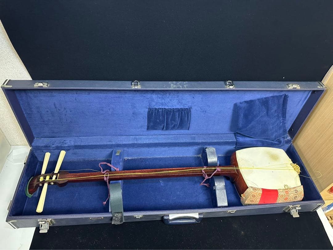 三味線 紅木　紫檀　 糸巻高級天然素材 　 弦楽器 三味線・お琴の老舗 菊岡 中むら】リニューアル中古三味線本体 紅木 半