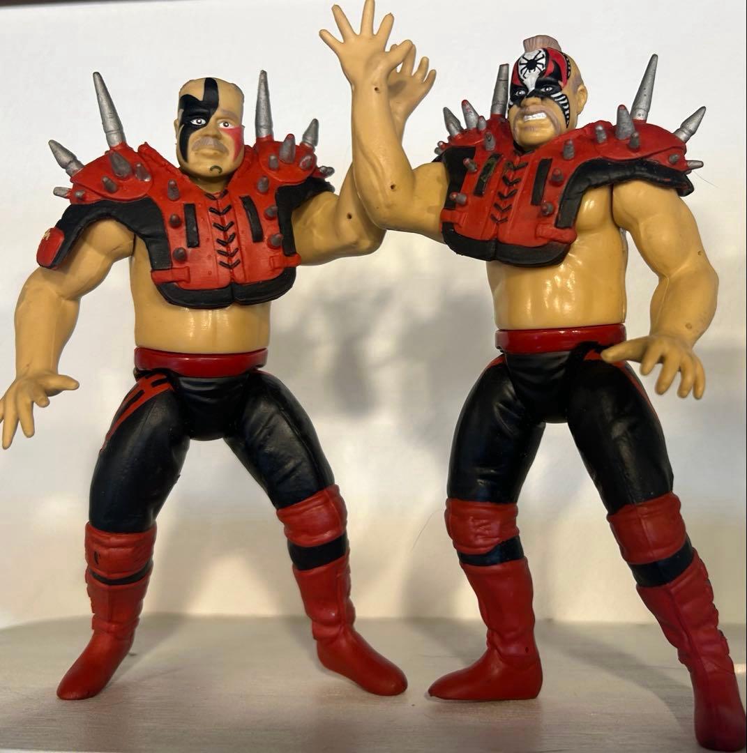 WWF LOD ロードウォリアーズ フィギュア WWE WWE Classic Superstars ロードウォリアーズ フィギュア - メルカリ