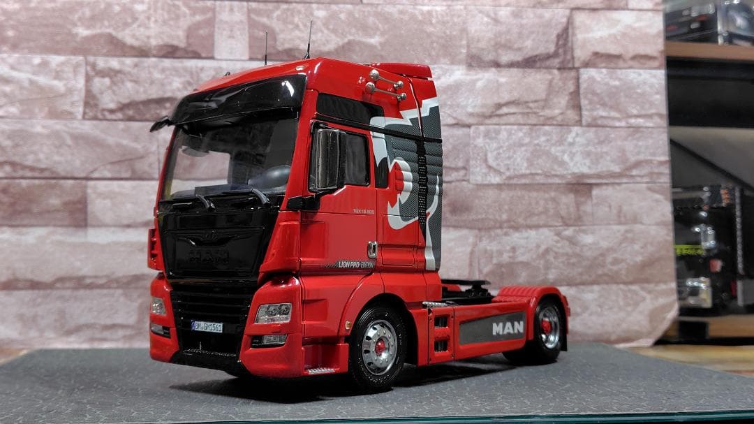 イタレリ MAN TGX トレーラーヘッド 完成品 1/24 MAN TGX XXL D38 トラクターヘッド【IT3916:4545782094374