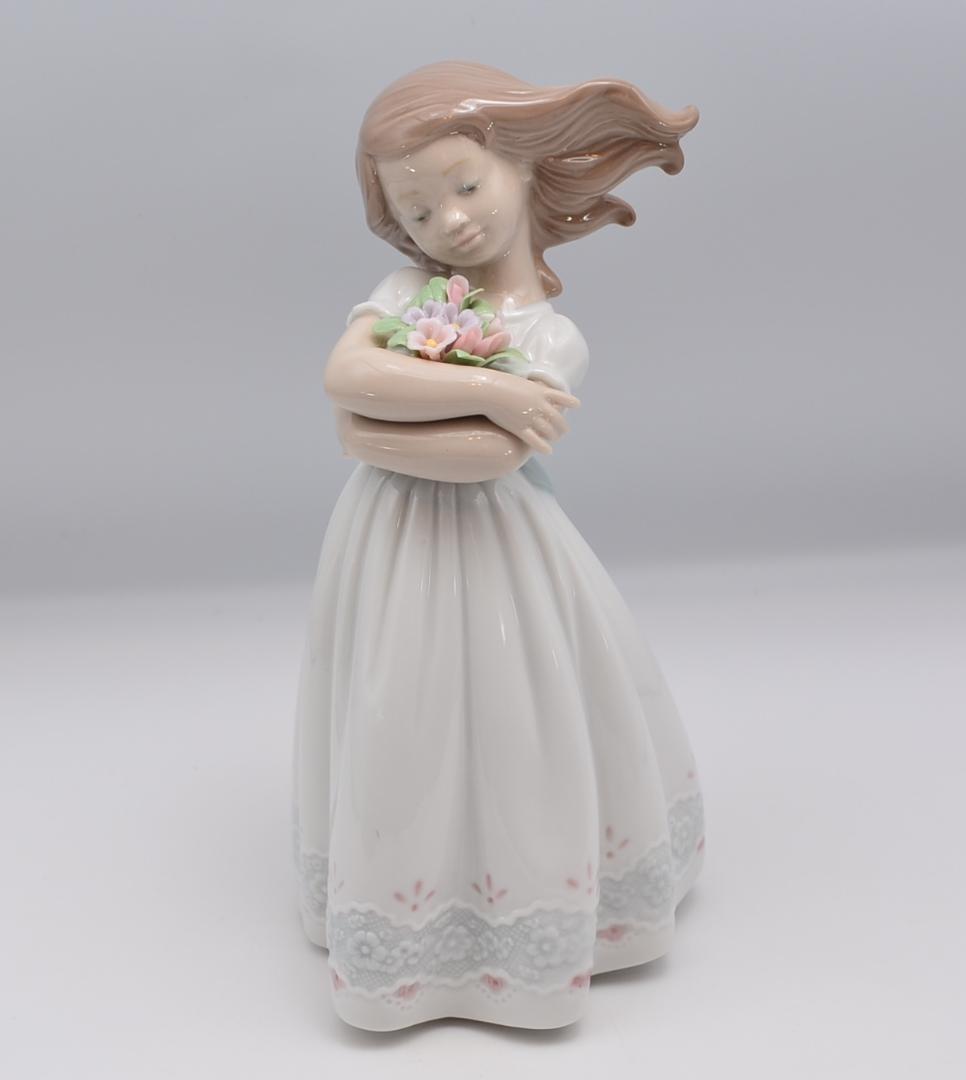 さわやかな風　＃8248　★リヤドロ　スペイン　ポーセリン　光沢仕上げ　絶版 さわやかな風 ＃8248 ☆リヤドロ スペイン ポーセリン 光沢仕上げ 絶版