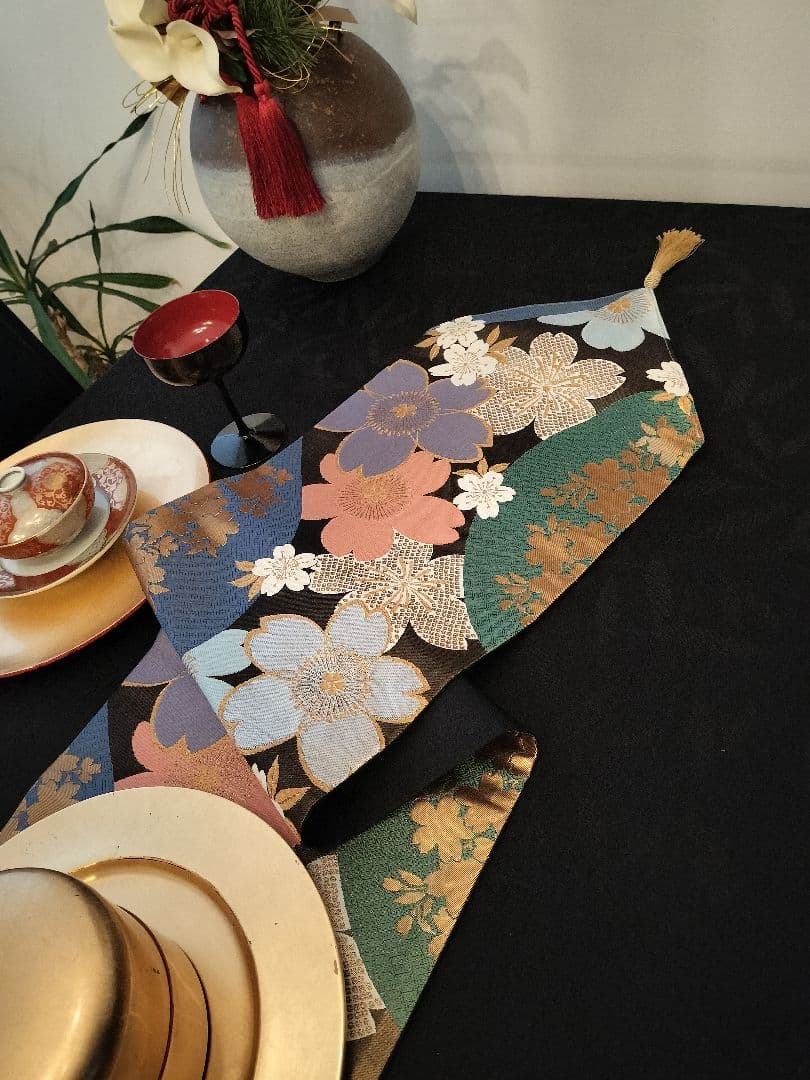 A952☆逸品‼️豪華刺繍‼️ひな祭り‼️テーブルランナー2m11cm - メルカリ