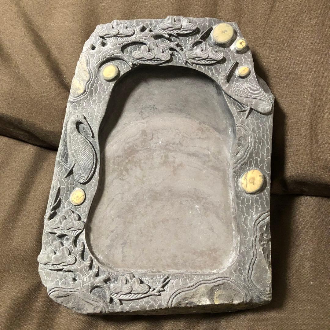 端渓名硯　中国硯　石目高級硯石　石筋模様　石眼多数　中国古美術　骨董　松刻鶴刻 端渓名硯 中国硯 石目高級硯石 石筋模様 石眼多数 中国古美術 骨董 松