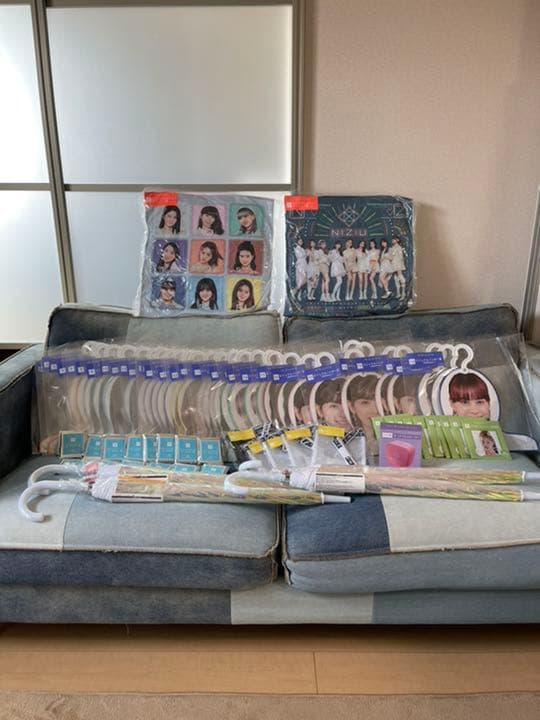 NiziU一番くじ！コンプリート NiziUくじ】即完売？大人気NiziUのクジが発売したので引いた結果、神