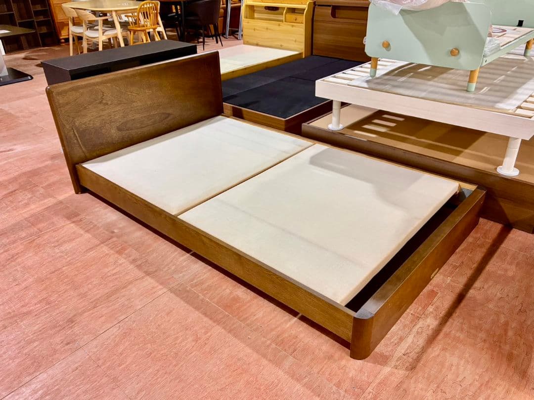 【現地引取OK】Simmons セミダブルベッドフレーム SIMMONS（シモンズ）ベッドフレーム「オラール キャビネット」引出し