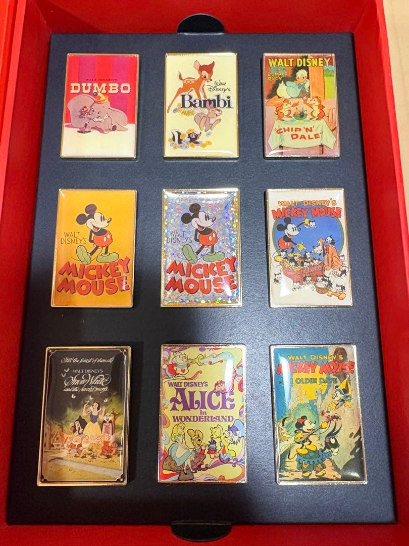 ディズニー ピンバッジ UNIQLO ポスターコレクション ユニクロ - メルカリ