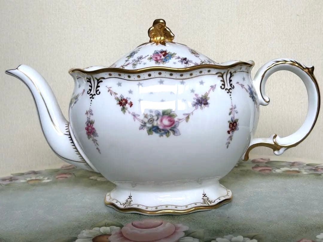 ロイヤルクラウンダービーロイヤルアントワネットティーポット - メルカリ