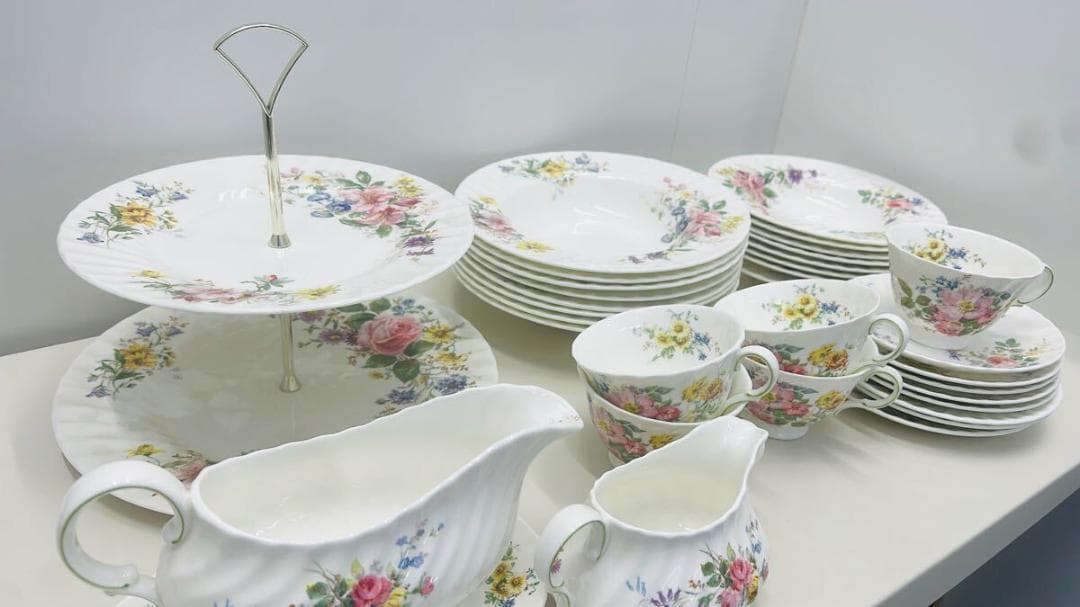 【美品】⭐️ロイヤルドルトン ソースポット カップ ソーサー ディープディッシュ ロイヤルドルトン（Royal Doulton） カップ＆ソーサー