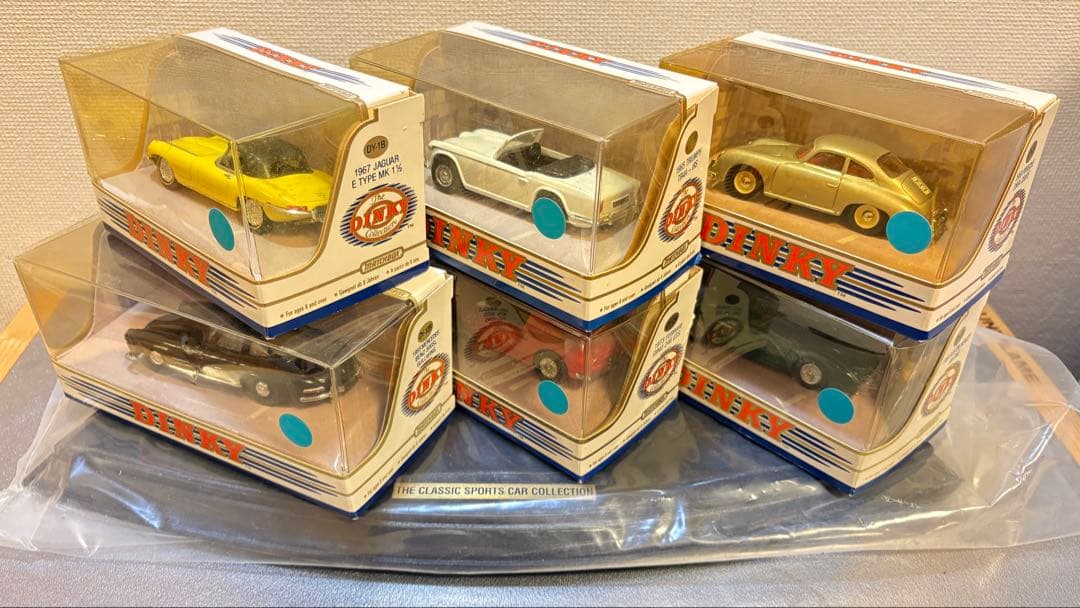 Dinky クラシックスポーツカーコレクション 6台 専用ディスプレイ台セット 楽天市場】 最大40台収納 ミニカーディスプレイ ミニカー 収納ケース
