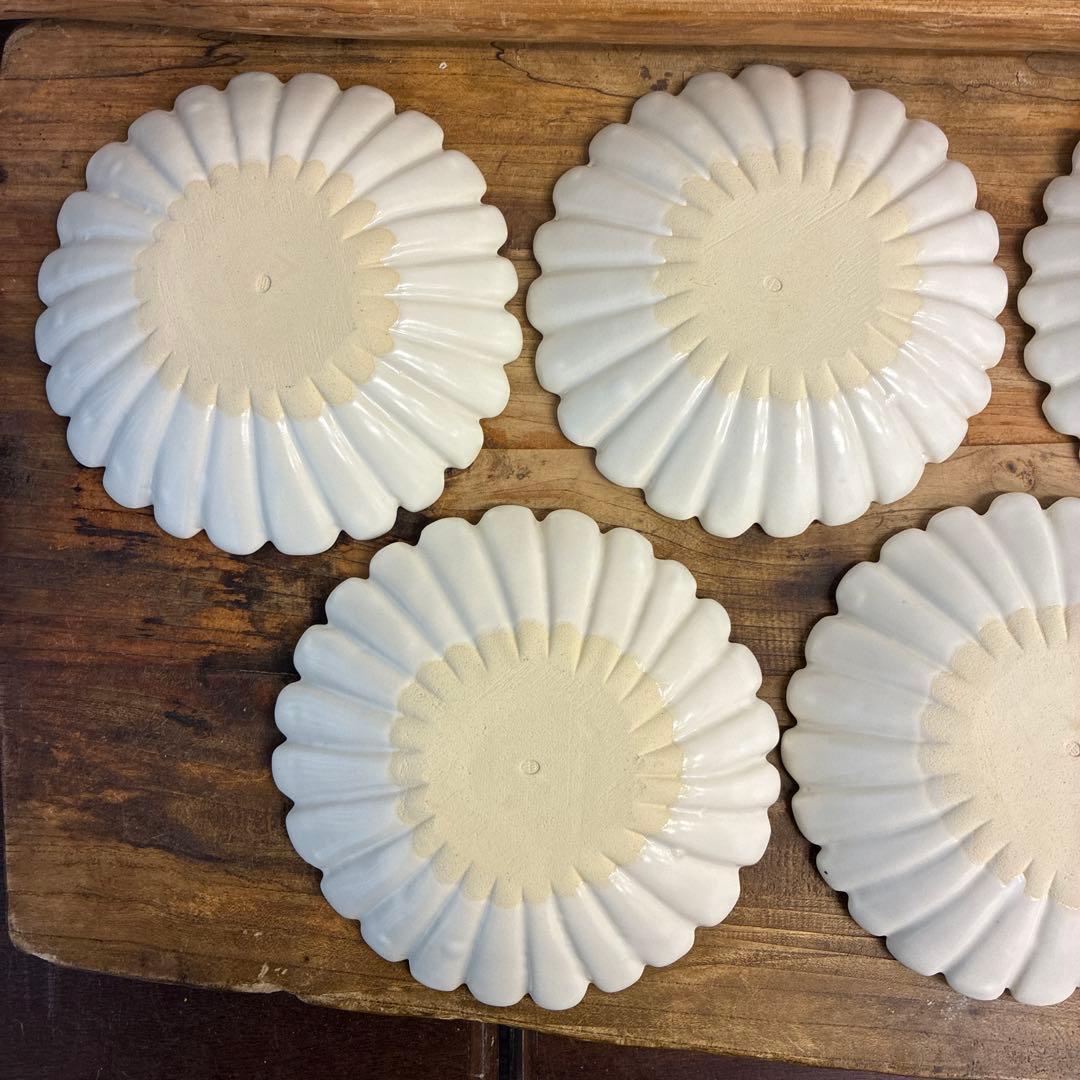 新品 陶器 陶芸作家 輪花皿8枚 555 - メルカリ