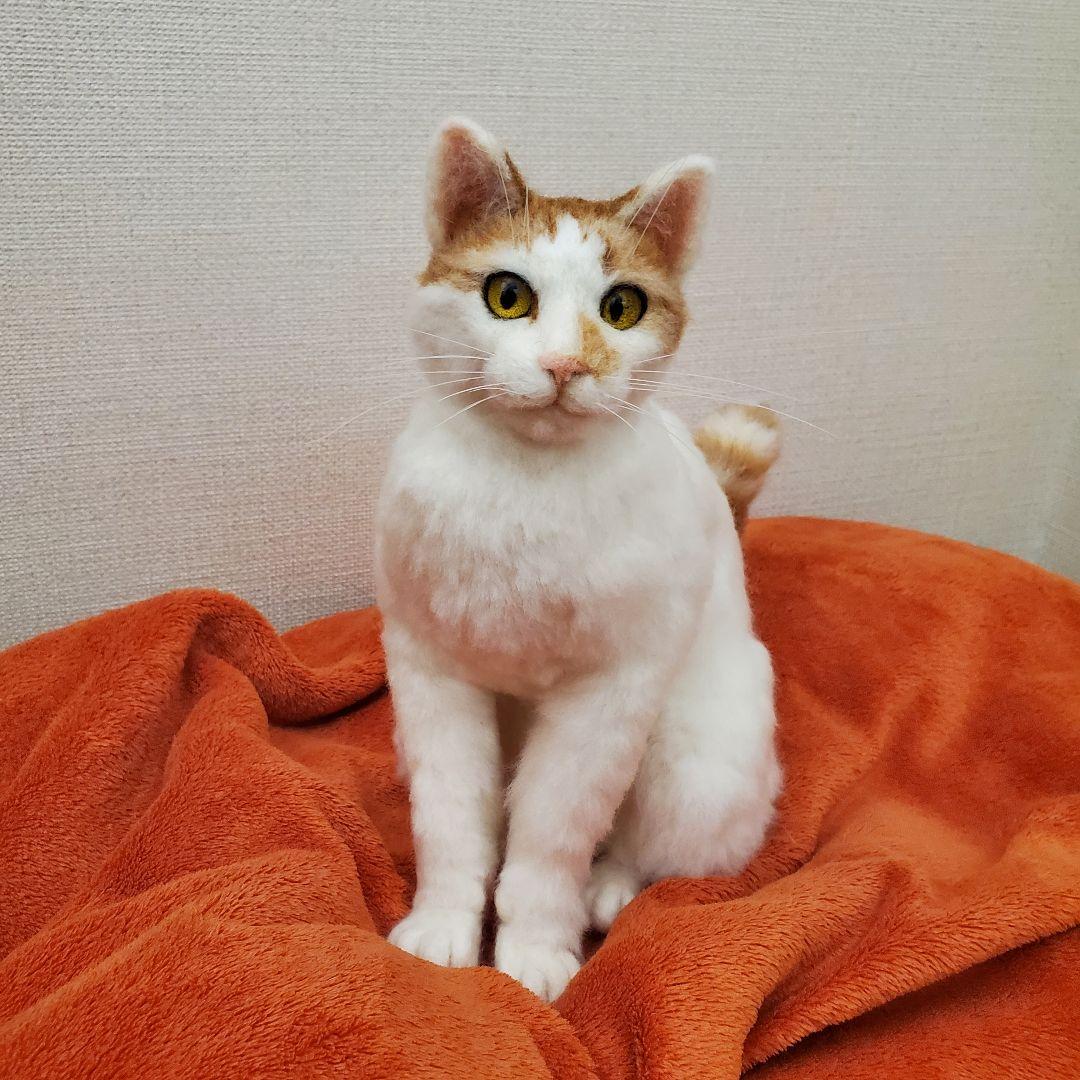 羊毛フェルト猫　ハンドメイド　茶白ハチワレ さらに2匹生まれております。 サバ白ちゃんに、白の部分が広めの