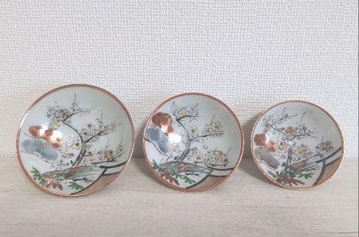 お値下げしました、九谷　春画　三つ組　盃 Yahoo!オークション - 九谷焼 春画 盃 3点 浮世絵 九谷 杯 酒器