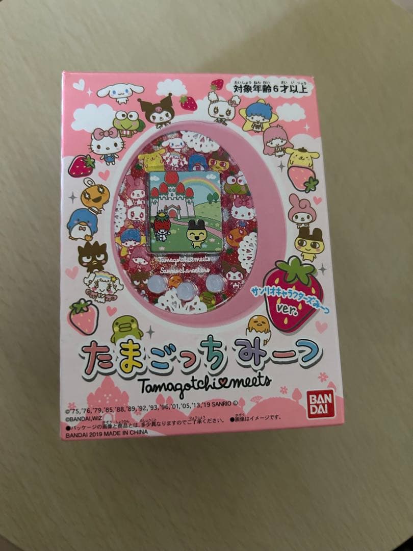 たまごっちみーつ　サンリオキャラクターズみーつver. BANDAI（バンダイ） Tamagotchi meets (たまごっちみーつ) サンリオ