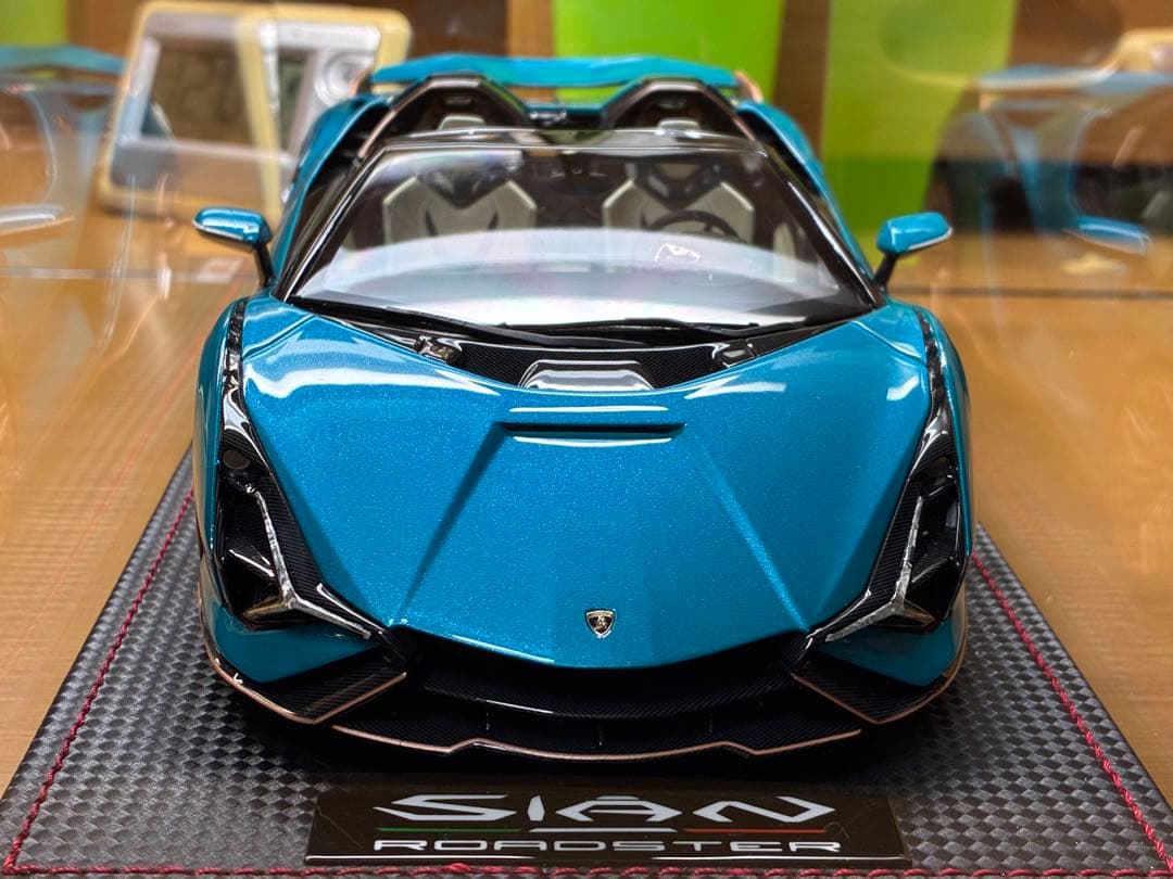 1/18 ランボルギーニ　シアンロードスター Lamborghini Sian Roadster 1:18 | MR Collection Models