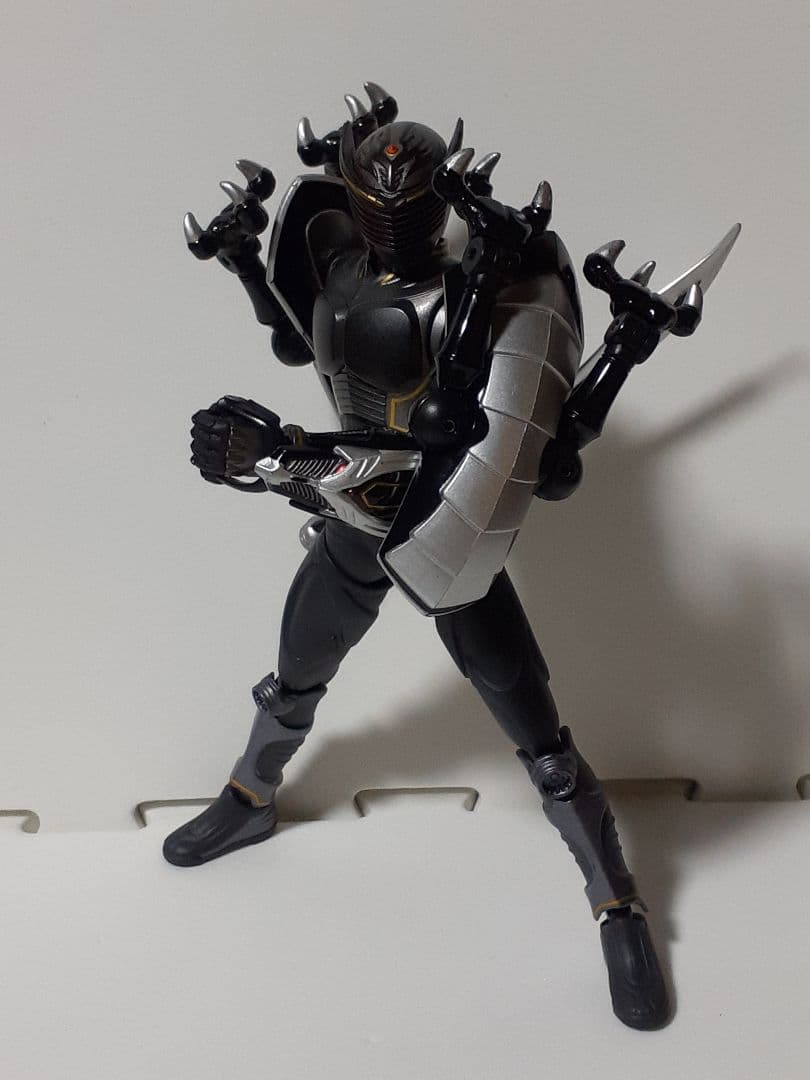 現状品]改造品S.H.Figuarts仮面ライダーリュウガ figmaオニキス - メルカリ