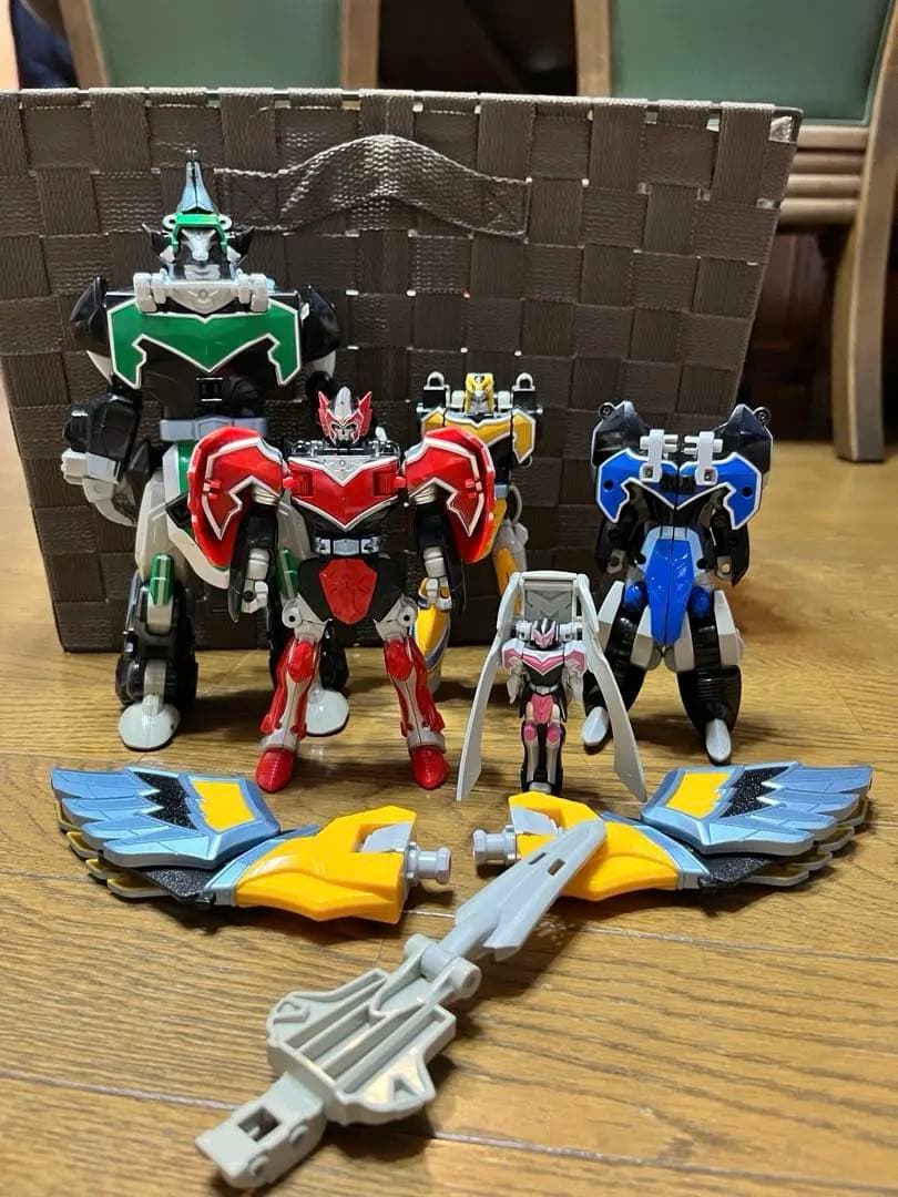 魔神合体DXマジキング 魔法戦隊マジレンジャー 5体セット 不足あり Amazon.co.jp: 魔法戦隊 マジレンジャー DX 魔神合体 マジキング