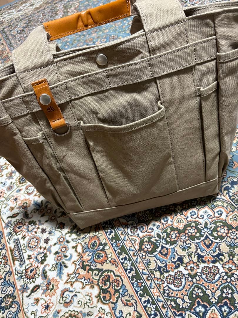 カワニシカバン 大好きなカバンです♡ 大型トート アーミーダッグ ポケットが沢山のガーデントート 栃木