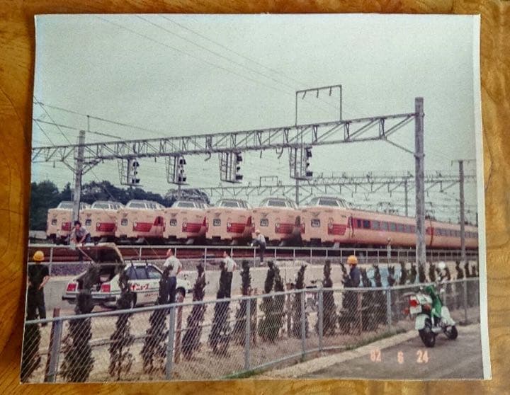 激レア鉄道写真 国鉄型特急381系電車『やくも』 国鉄型381系電車ラストランで注目！ 岡山ー出雲市間結ぶ｢特急やくも号