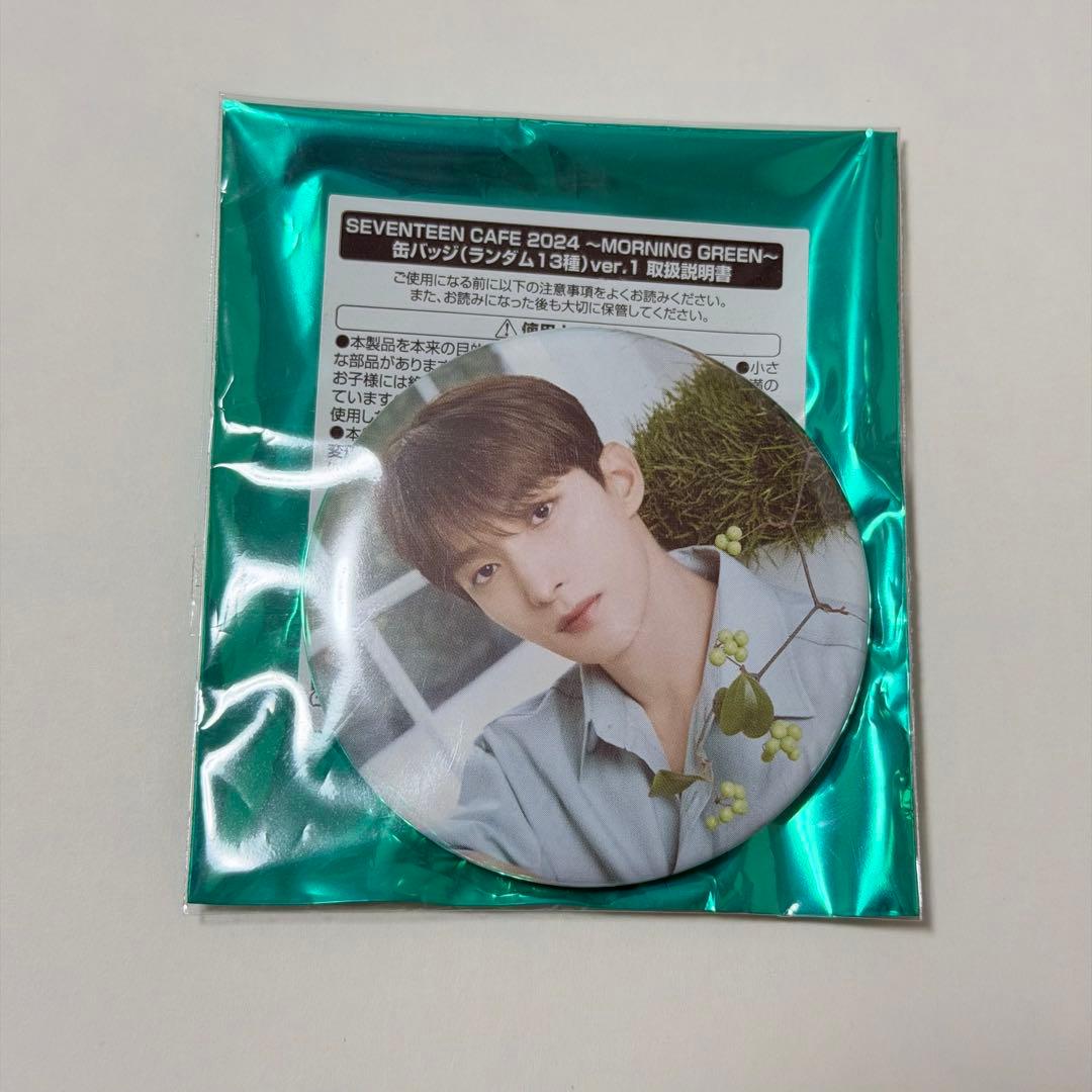 ドギョム 缶バッジ セブチカフェ - メルカリ