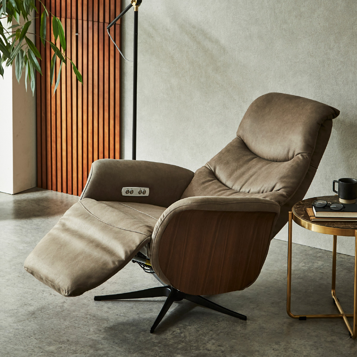 アストロ 電動パーソナルチェア 幅75cm ｜関家具公式通販サイト