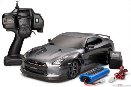 Nissan GT-R 1/10th scale RC car, the new toy for adults