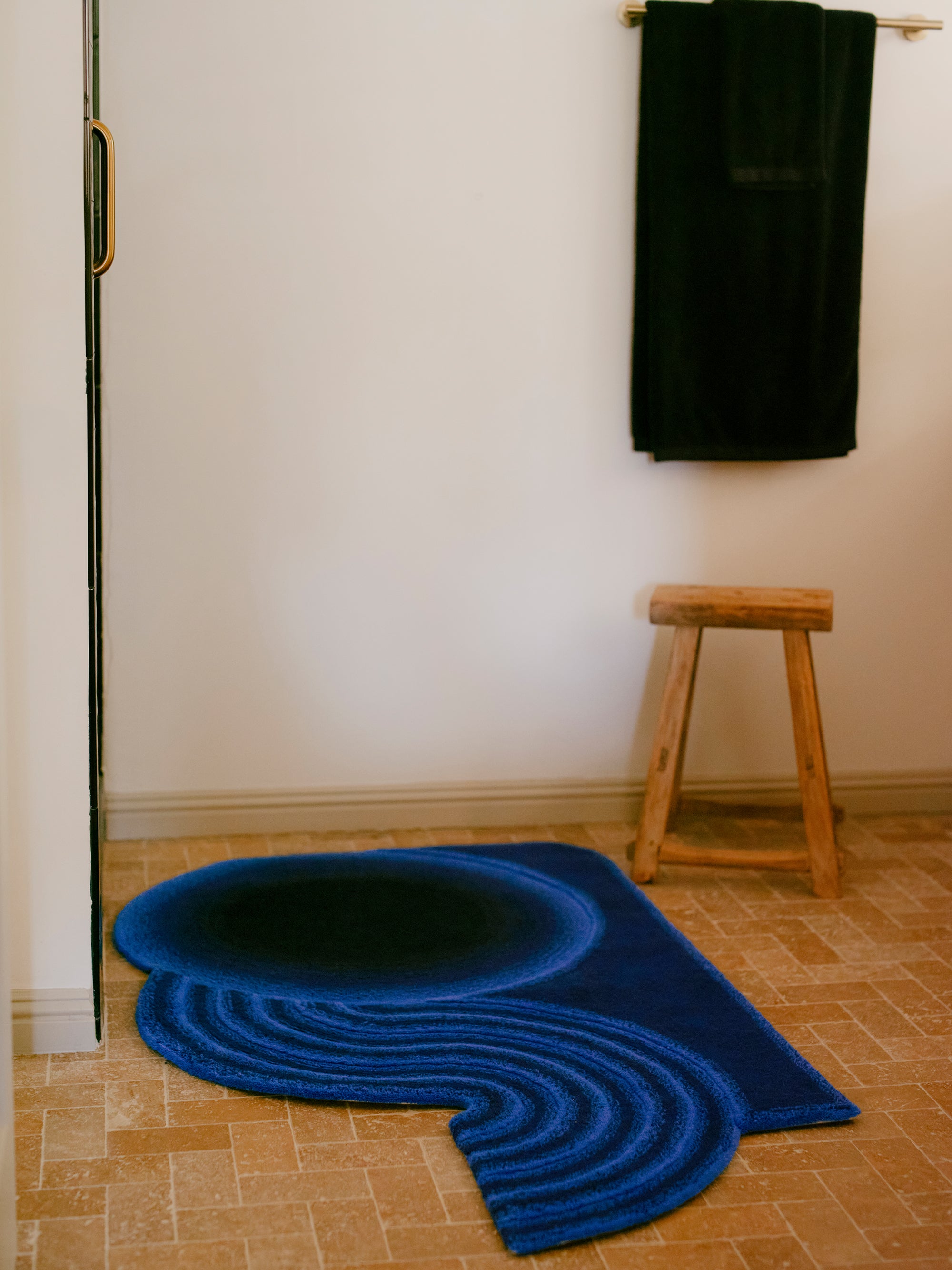 Wavy Gradient Rug Medium - Navy Fade
