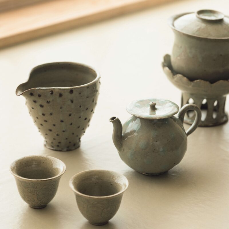 アーティスティックな器！チョジャンヒョンさんの高麗青磁の茶器をご