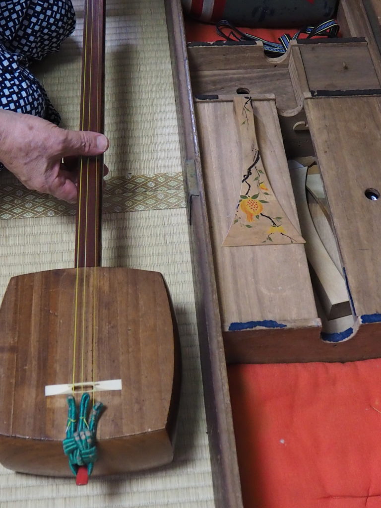 100年前の三味線、幻の竹棹を寄贈 | お弟子さん募集｜藤本秀康三味線